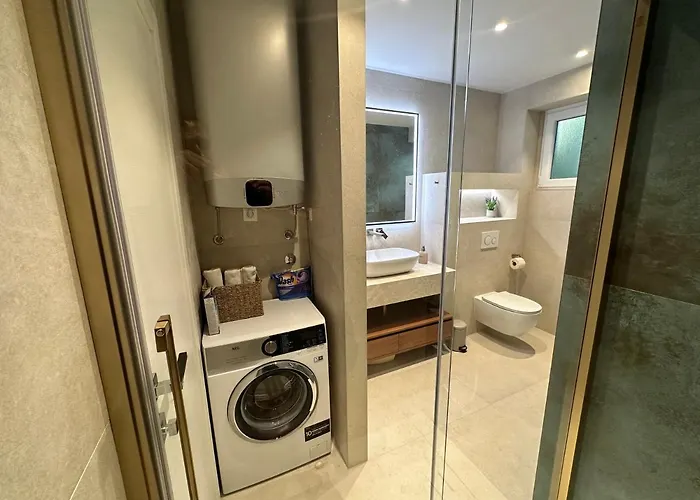 Luxury Spacious Maringo Split