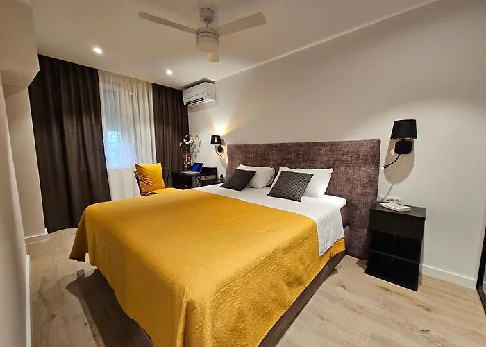 Luxury Spacious Maringo Split